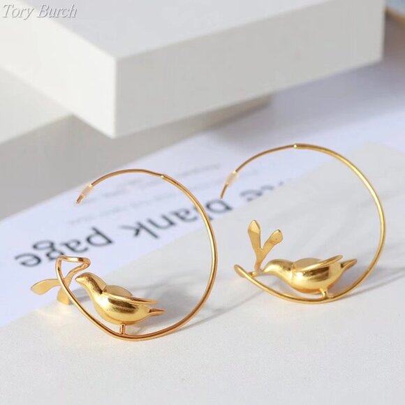 Tory Burch matte gold earrings - Picture 5 of 5
